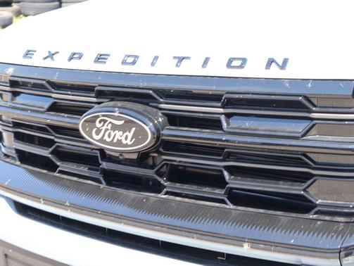 Glacier Gray Metallic Tri-Coat 2026 Ford Expedition Platinum