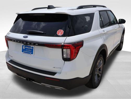 Star White Metallic Tri-Coat 2026 Ford Explorer Active