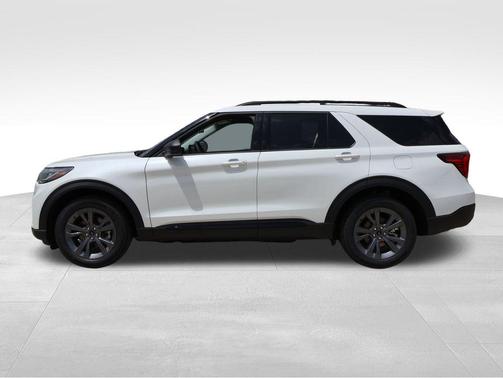 Star White Metallic Tri-Coat 2026 Ford Explorer Active