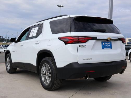 2022 Chevrolet Traverse LT Leather