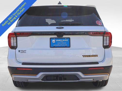 Star White Metallic Tri-Coat 2026 Ford Explorer Tremor