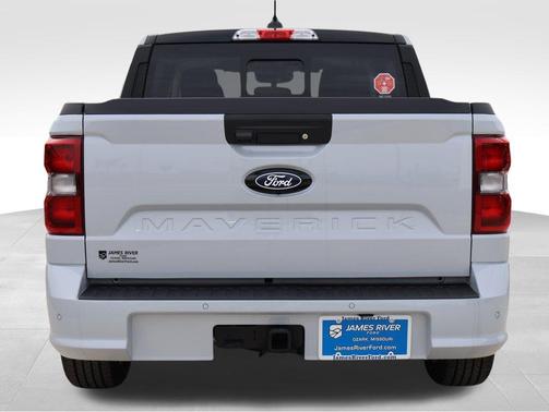 Space White Metallic 2026 Ford Maverick Lobo