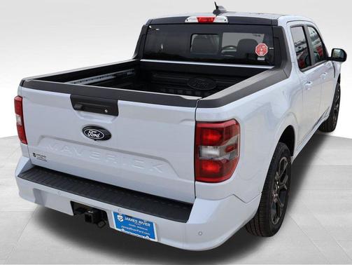 Space White Metallic 2026 Ford Maverick Lobo