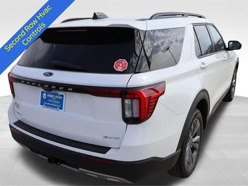 Star White Metallic Tri-Coat 2026 Ford Explorer Active w/200A Pkg