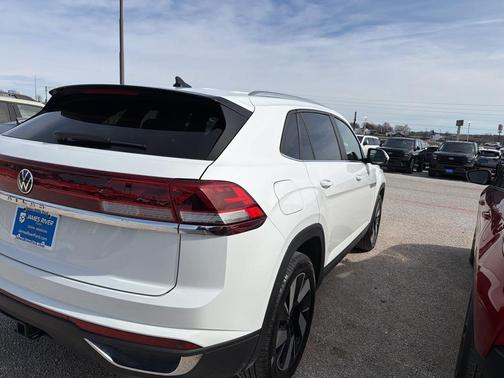 2025 Volkswagen Atlas Cross Sport 2.0T SE w/Technology