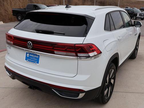 2025 Volkswagen Atlas Cross Sport 2.0T SE w/Technology