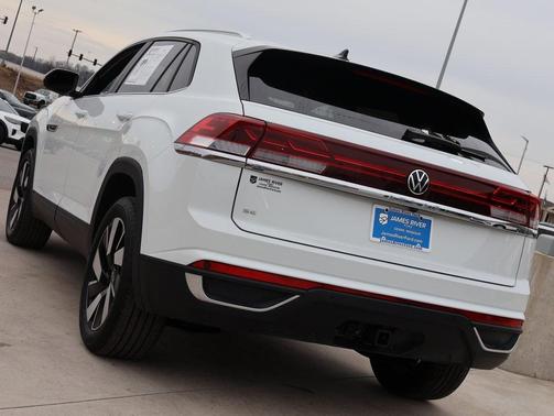 2025 Volkswagen Atlas Cross Sport 2.0T SE w/Technology