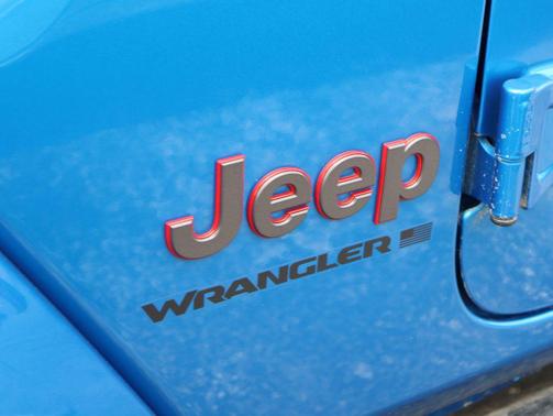 Hydro Blue Pearlcoat 2024 Jeep Wrangler Rubicon