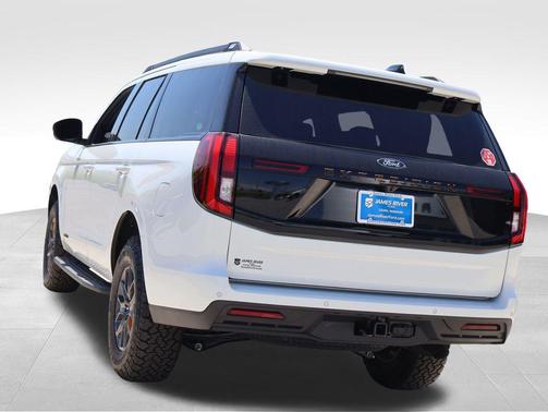 Star White Metallic Tri-Coat 2026 Ford Expedition Tremor