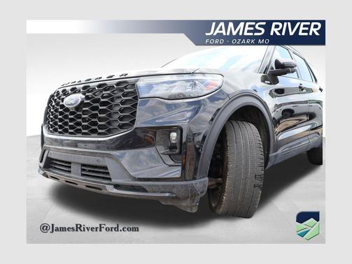 Black Metallic 2025 Ford Explorer ST-Line