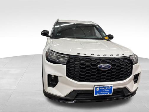 White Metallic 2025 Ford Explorer ST-Line