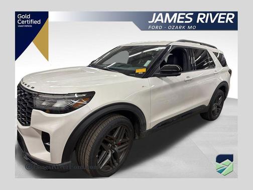 White Metallic 2025 Ford Explorer ST-Line