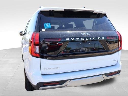 Oxford White 2025 Ford Expedition Max Platinum