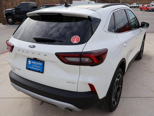 2026 Ford Escape Platinum