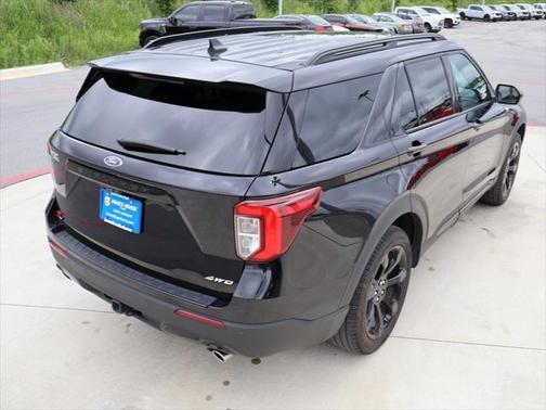 2024 Ford Explorer ST-Line
