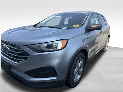 Iconic Silver Metallic 2022 Ford Edge SE
