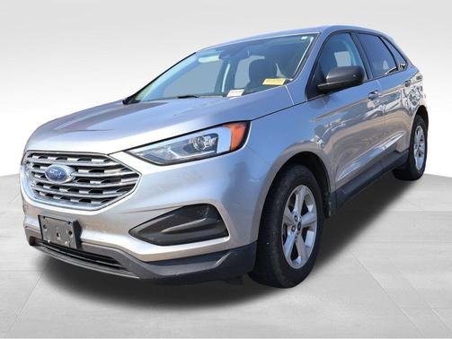 Iconic Silver Metallic 2022 Ford Edge SE