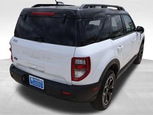 Oxford White 2025 Ford Bronco Sport Outer Banks