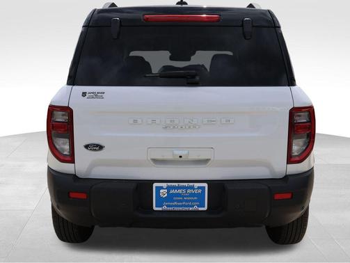 Oxford White 2025 Ford Bronco Sport Outer Banks