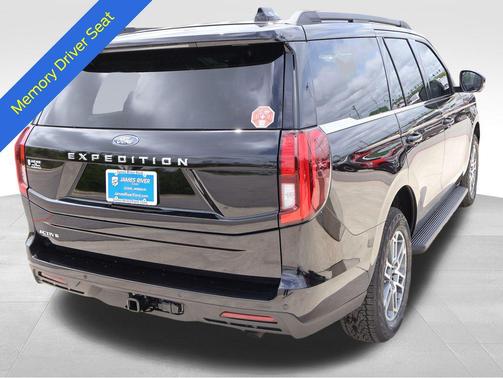 Agate Black Metallic 2025 Ford Expedition Active