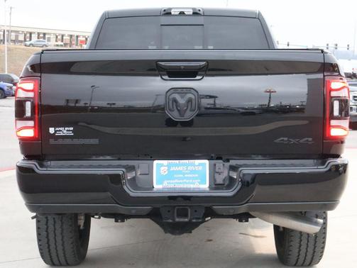 2024 RAM 2500 Laramie Crew Cab 4x4 6'4' Box