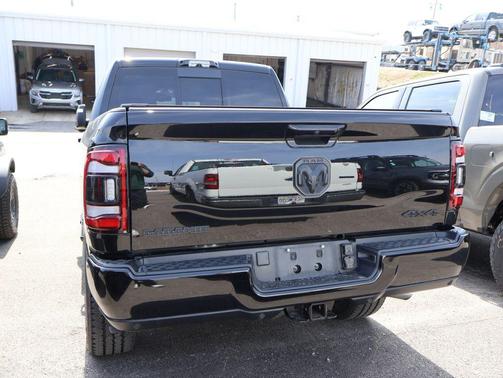 2024 RAM 2500 Laramie Crew Cab 4x4 6'4' Box