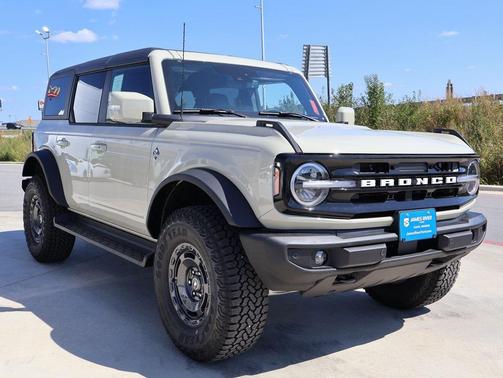 2025 Ford Bronco Outer Banks