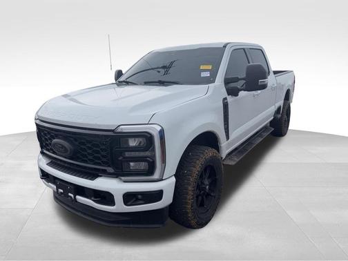 Oxford White 2025 Ford F-250 XLT