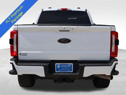 Oxford White 2025 Ford F-250 XLT