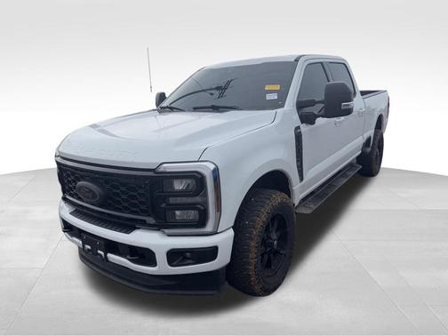 Oxford White 2025 Ford F-250 XLT
