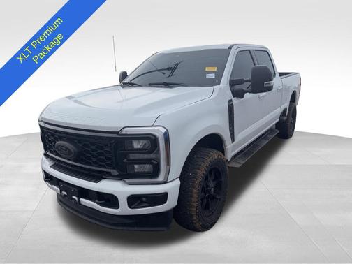 Oxford White 2025 Ford F-250 XLT