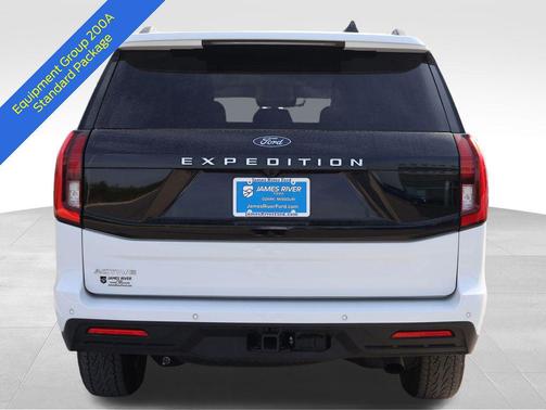 Oxford White 2025 Ford Expedition Active