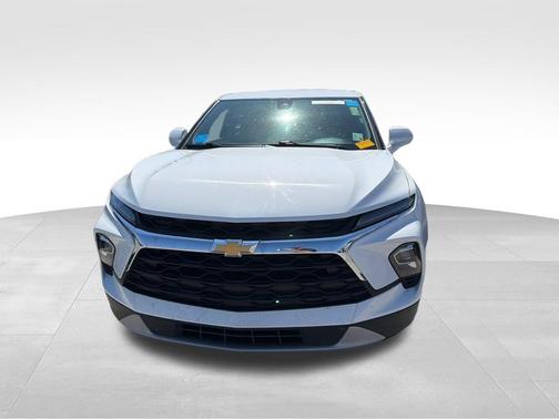 Summit White 2025 Chevrolet Blazer 2LT