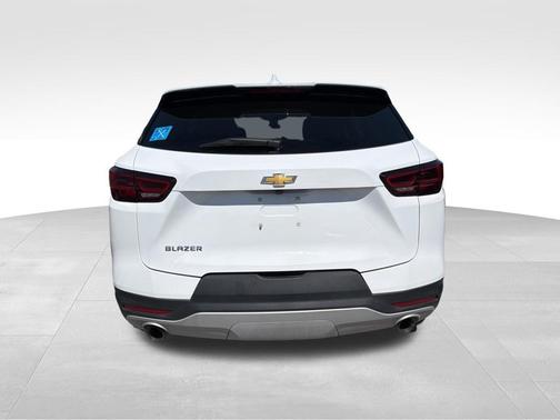 Summit White 2025 Chevrolet Blazer 2LT