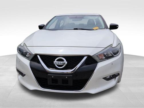 Pearl White 2018 Nissan Maxima 3.5 SV