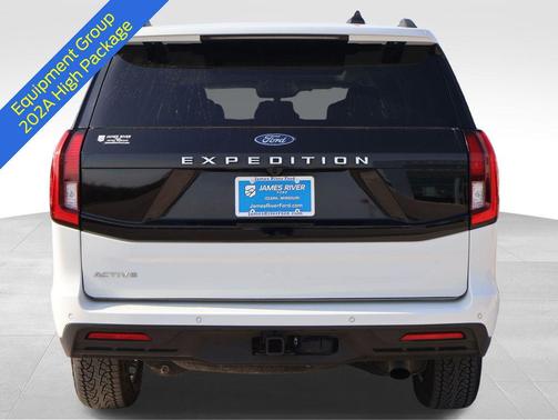 Oxford White 2025 Ford Expedition Active