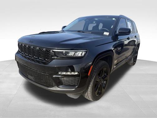 Diamond Black Crystal Pearlcoat 2023 Jeep Grand Cherokee Limited