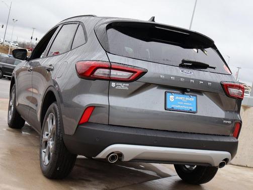 2026 Ford Escape ST-Line Select