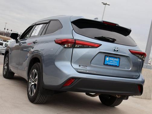2021 Toyota Highlander Hybrid XLE