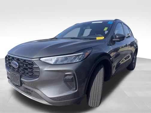 Gray Metallic 2025 Ford Escape ST-Line