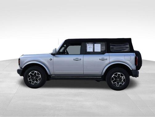 Iconic Silver Metallic 2024 Ford Bronco Outer Banks