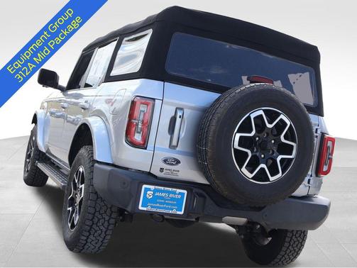 Iconic Silver Metallic 2024 Ford Bronco Outer Banks