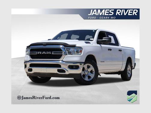 Bright White Clearcoat 2023 RAM 1500 Big Horn/Lone Star