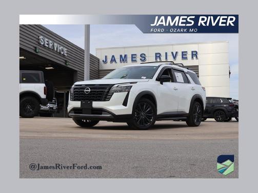 White Pearl 2026 Nissan Pathfinder SL