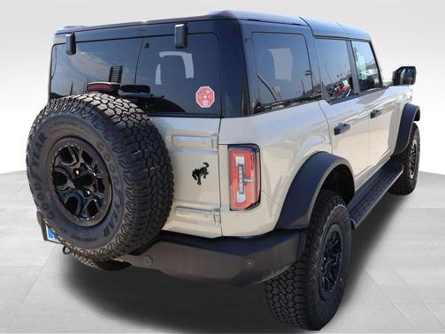 Desert Sand 2026 Ford Bronco Outer Banks