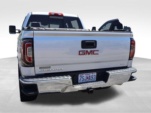 Quicksilver Metallic 2017 GMC Sierra 1500 SLT