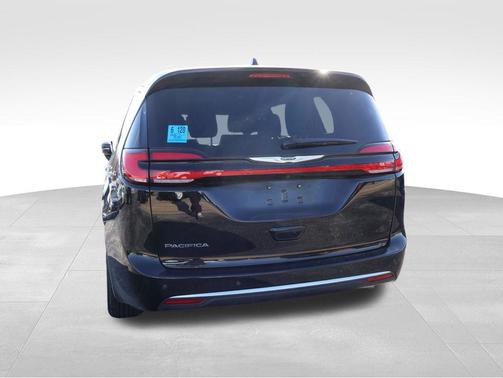 2025 Chrysler Pacifica L