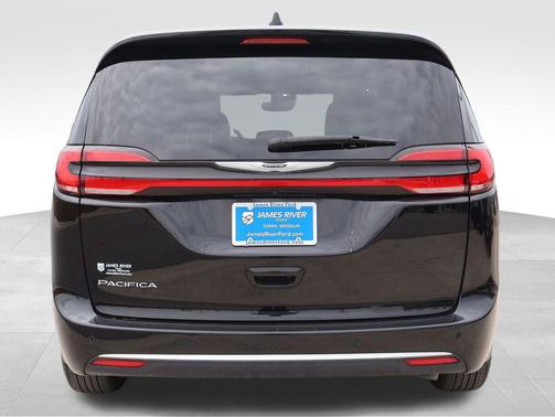 2025 Chrysler Pacifica L