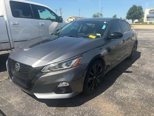 2022 Nissan Altima SR FWD