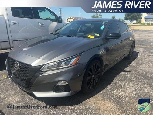 2022 Nissan Altima SR FWD